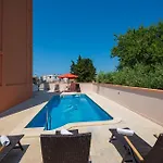 Lovely In With Kitchen Apartment