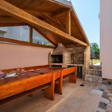 Διαμέρισμα Lovely In With Kitchen