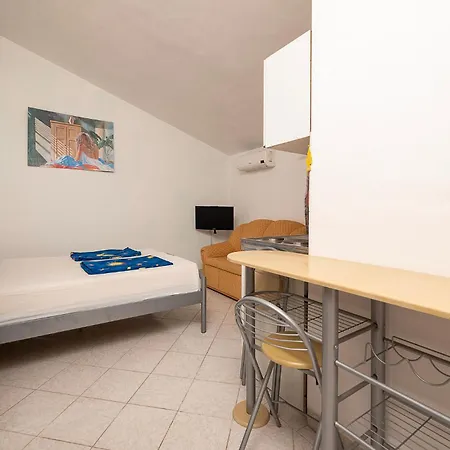 Lovely In With Kitchen * Pula