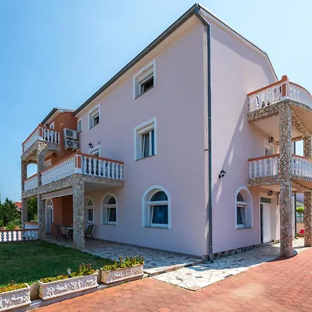 Lovely In With Kitchen