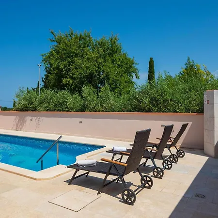 Lovely In With Kitchen *