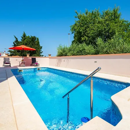 Lovely In With Kitchen Apartman *