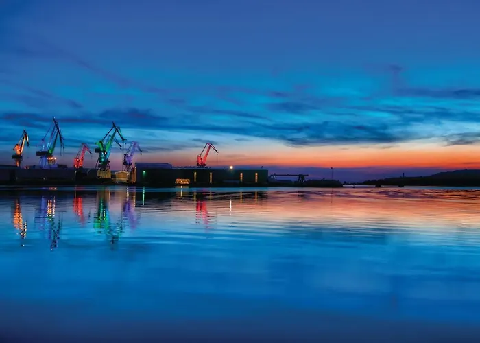 Lovely In With Kitchen Apartment